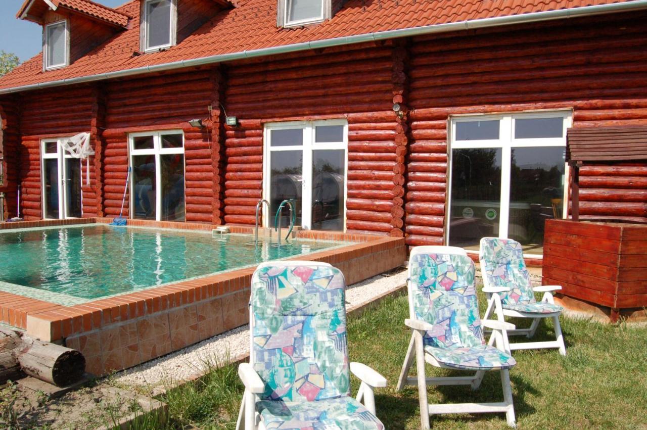 Roenk-Wellness Panzio Mezopeterd Bed & Breakfast Eksteriør bilde