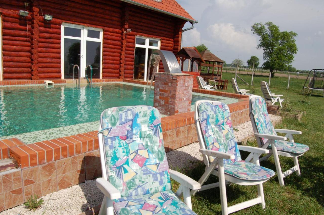 Roenk-Wellness Panzio Mezopeterd Bed & Breakfast Eksteriør bilde