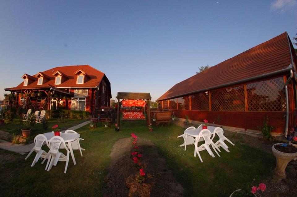 Roenk-Wellness Panzio Mezopeterd Bed & Breakfast Eksteriør bilde