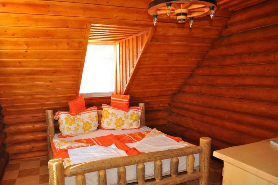 Roenk-Wellness Panzio Mezopeterd Bed & Breakfast Eksteriør bilde