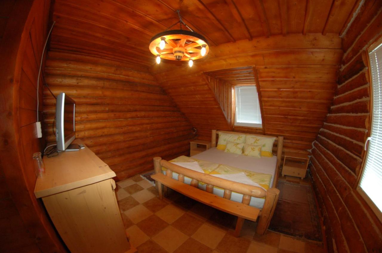 Roenk-Wellness Panzio Mezopeterd Bed & Breakfast Eksteriør bilde
